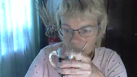 Snapshot of vanillaxcreamy chatting on September 30, 11:21 am Vanillaxcreamy online show from September 30, 11:21 am