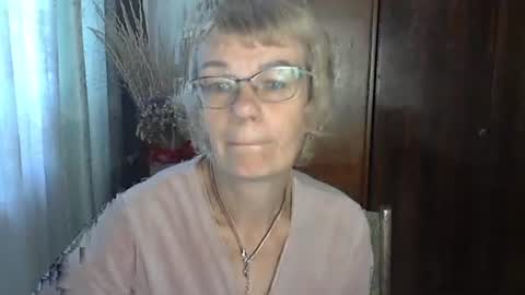 Snapshot of vanillaxcreamy chatting on October 17, 10:52 am Vanillaxcreamy online show from October 17, 10:52 am