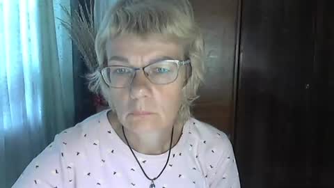 Snapshot of vanillaxcreamy chatting on October 1, 11:42 am Vanillaxcreamy online show from October 1, 11:42 am