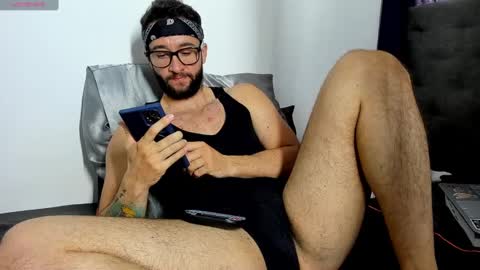 Van online show from February 24, 7:09 pm