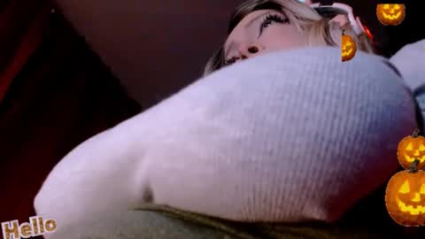 Snapshot of vanne_amet chatting on October 9, 11:43 pm free follow me online show from October 9, 11:43 pm