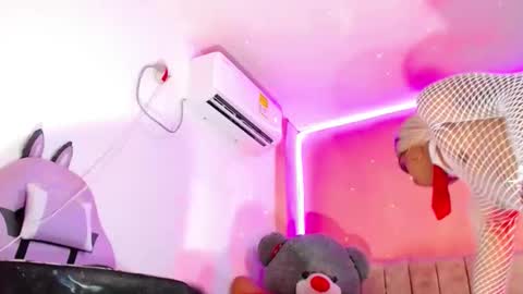 vannesa01 online show from January 19, 2:47 am