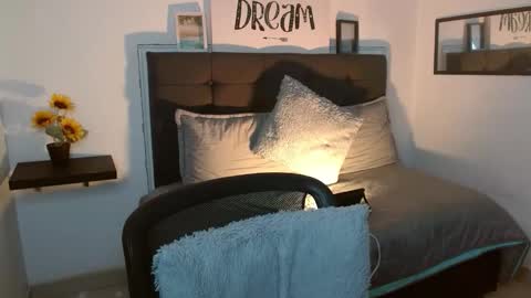 vane online show from September 11, 8:10 pm