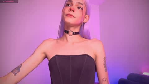 Snapshot of varya_ferreira chatting on March 12, 5:02 am  Varya Ferreira - independent model  online show from March 12, 5:02 am