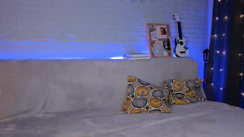 Snapshot of vea_fox chatting on September 11, 8:54 pm Mia online show from September 11, 8:54 pm