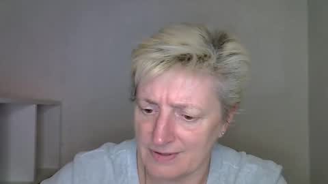 vea_motty online show from December 1, 4:27 pm