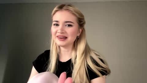 Monika online show from February 17, 1:10 pm