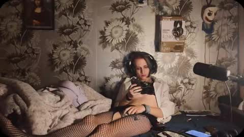 veelucious online show from October 9, 5:24 am
