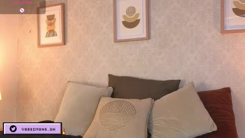 Vee Simons online show from February 24, 8:56 pm