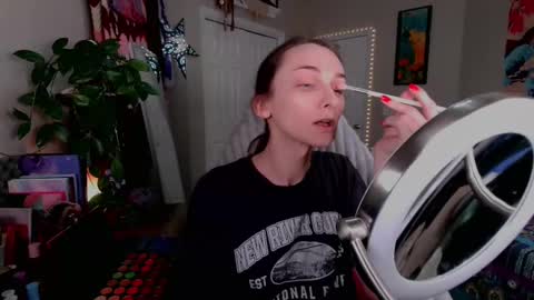 Snapshot of veeweatherbee chatting on February 12, 9:01 pm Violet Weatherbee online show from February 12, 9:01 pm