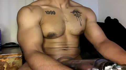 Snapshot of vegasluv702 chatting on October 16, 6:35 am Vegas Love online show from October 16, 6:35 am