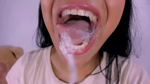 Snapshot of veky_saliva01 chatting on October 9, 4:45 pm camila online show from October 9, 4:45 pm