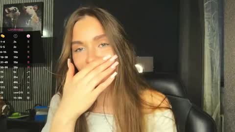 Nia online show from April 29, 5:18 pm