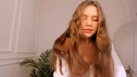 velvet_cherry online show from November 3, 4:30 pm