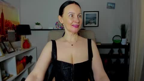 Jasmine online show from November 12, 7:11 am