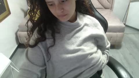 velvet_moon_v online show from January 14, 1:19 pm