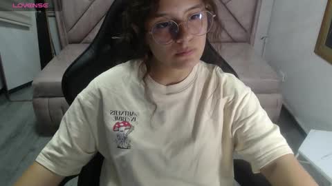 velvet_moon_v online show from February 26, 7:39 pm