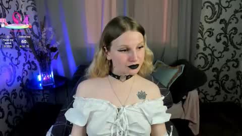 Snapshot of velvet_peach_ chatting on October 17, 11:58 am velvet_peach_ online show from October 17, 11:58 am