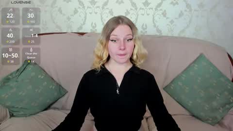 Snapshot of velvet_peach_ chatting on September 11, 11:55 am velvet_peach_ online show from September 11, 11:55 am