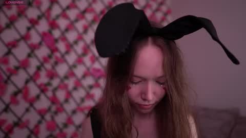 Snapshot of velvet_vice chatting on October 22, 1:20 am Polly online show from October 22, 1:20 am