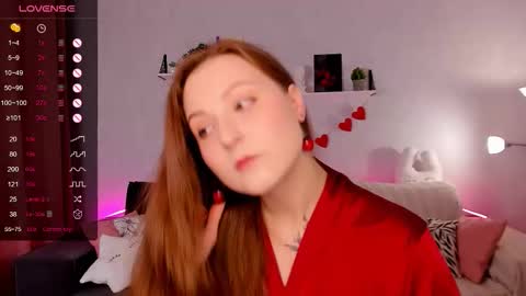 Mia online show from December 4, 8:58 am