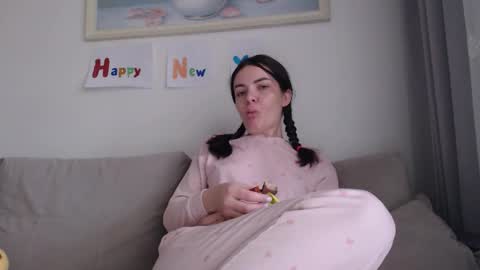 velvetmoon123 online show from February 12, 6:39 am