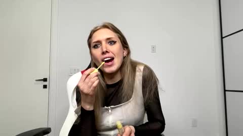 VelvetTGirl online show from February 1, 7:11 pm