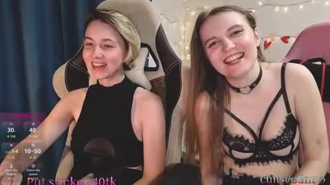 Snapshot of velvetvalkyries chatting on September 13, 6:43 pm CLEOshort hair TIna long hair online show from September 13, 6:43 pm