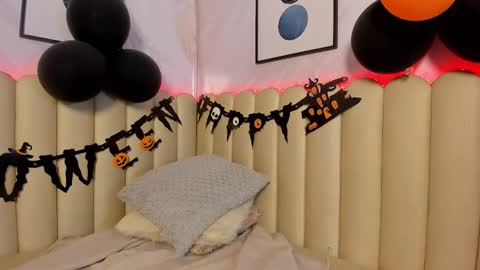 venus__miller online show from November 1, 12:15 pm