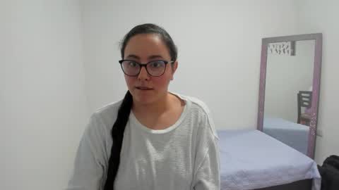 Snapshot of venus_cat_ chatting on October 16, 9:35 pm Venus online show from October 16, 9:35 pm