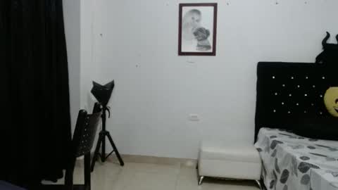 Snapshot of venus_menoza chatting on September 23, 3:17 pm venus_menoza online show from September 23, 3:17 pm