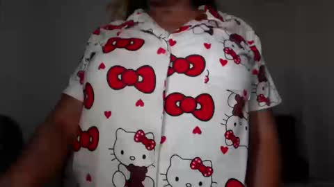 Snapshot of venus_menoza chatting on October 17, 9:52 pm venus_menoza online show from October 17, 9:52 pm