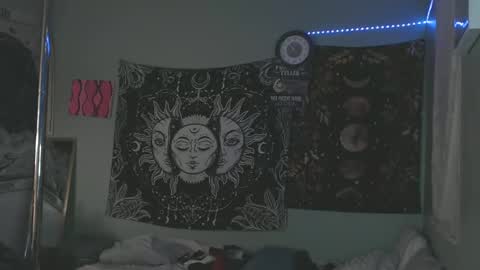 Miss Venus online show from October 21, 11:30 pm