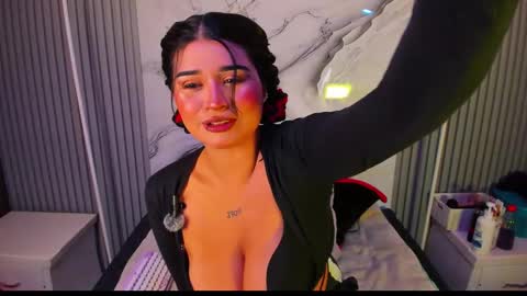 Venusowen  online show from March 6, 3:33 pm