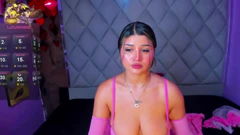 Snapshot of venusowen_ chatting on February 25, 1:21 pm Venusowen online show from February 25, 1:21 pm