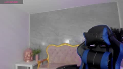 venuss online show from November 10, 1:47 pm