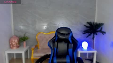 venuss online show from October 29, 2:30 pm