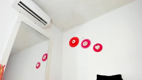 Snapshot of vera_candella chatting on February 21, 12:28 pm vera online show from February 21, 12:28 pm