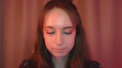 Una online show from December 3, 12:39 pm