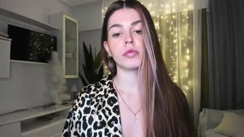 Lolitalolz online show from January 6, 7:24 pm