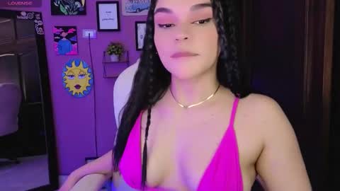 Snapshot of veronica_118 chatting on September 13, 7:22 am veronica_118 online show from September 13, 7:22 am