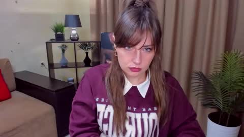 Snapshot of veronicafreman chatting on October 13, 9:33 am Veronica online show from October 13, 9:33 am