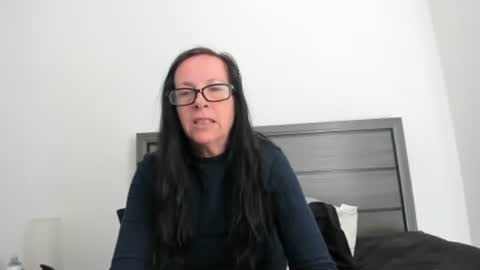 verysassypeachgoddess online show from November 10, 3:15 pm