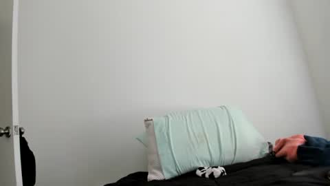 verysassypeachgoddess online show from April 10, 1:38 pm