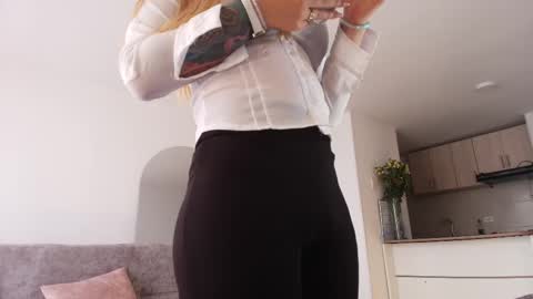 Vianca Cruz online show from March 5, 6:45 pm