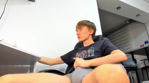 vibemygirl online show from February 14, 1:51 pm