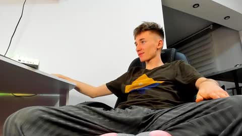 vibemygirl online show from February 20, 2:57 pm