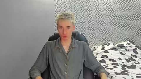 vibemygirl online show from September 16, 12:07 pm