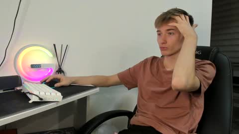 vibemygirl online show from December 4, 12:52 pm