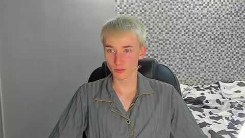 vibemygirl online show from September 15, 11:44 am